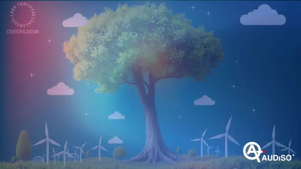 Un grande albero è centrato su uno sfondo sfumato con turbine eoliche e piccole nuvole sparse intorno. Il logo Audiso è visibile nell'angolo in basso a destra.