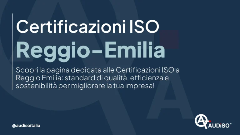 Sfondo blu scuro con testo in italiano: "Certificazioni ISO Reggio Emilia. Scopri la pagina dedicata alle Certificazioni ISO a Reggio Emilia: standard di qualità, efficienza e sostenibilità per migliorare la tua impresa!" Logo in basso a destra.